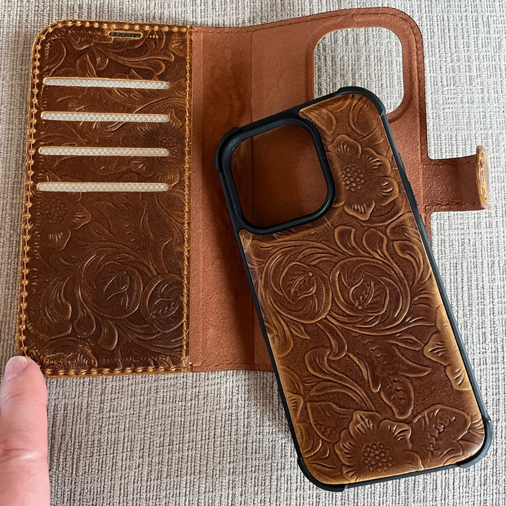 Brown floral leather phone/wallet case, iPhone 16 pro max. Detachable case. New